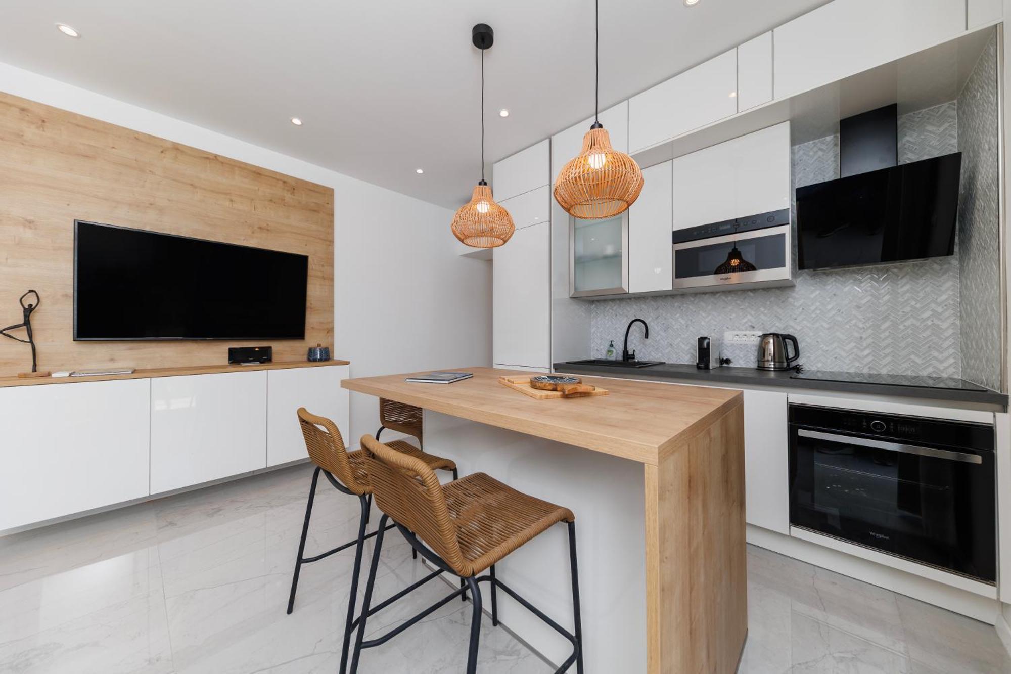 Iadera Terrace By Belmont Realty Apartman