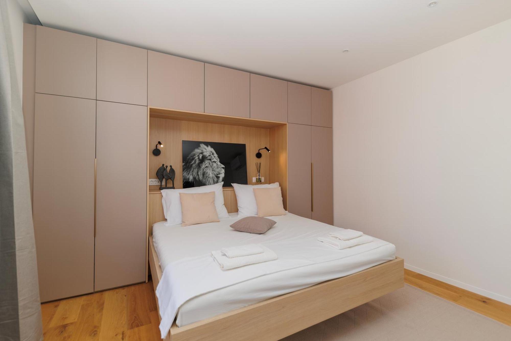 Iadera Terrace By Belmont Realty Apartman